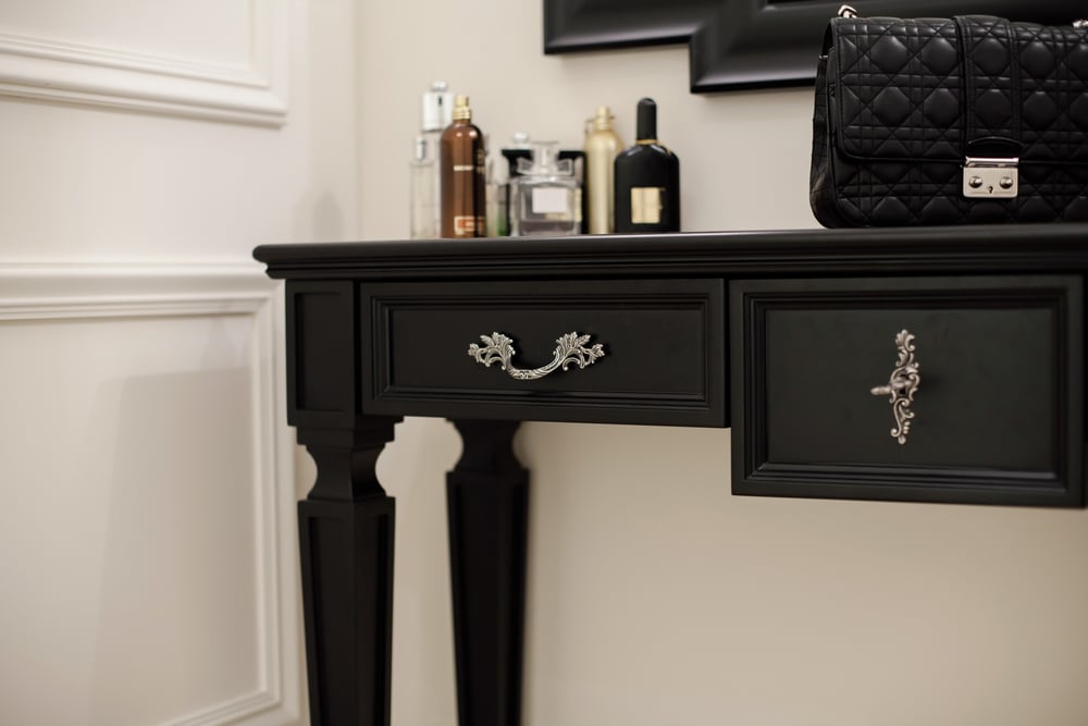 Console table with iron base- Easy way to decor your home