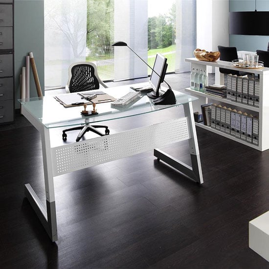 Add illusion of space in a limited space with glass office furniture