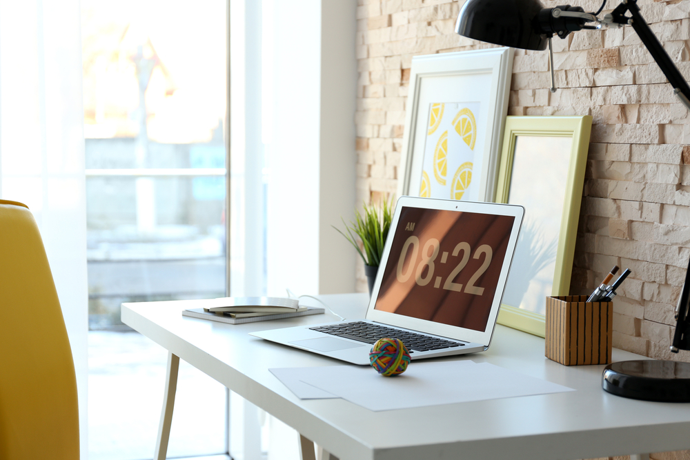 Different styles of computers desks for home