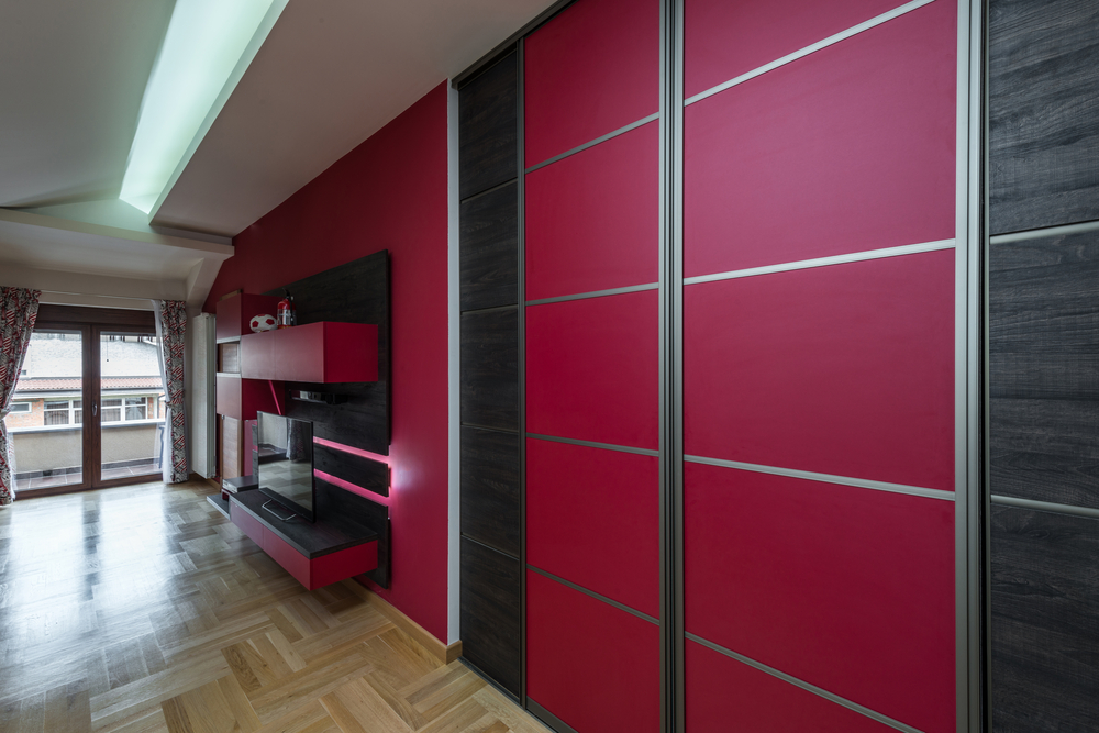 Wardrobes with Red Sliding Door: Provide a Different Style