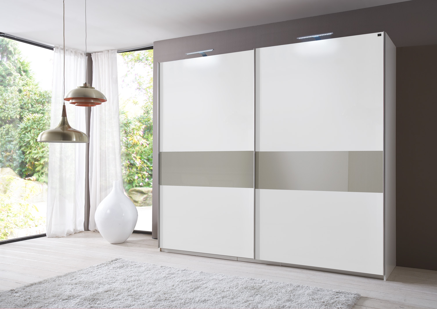 Wardrobes That Don't Need To Be Secured To The Wall