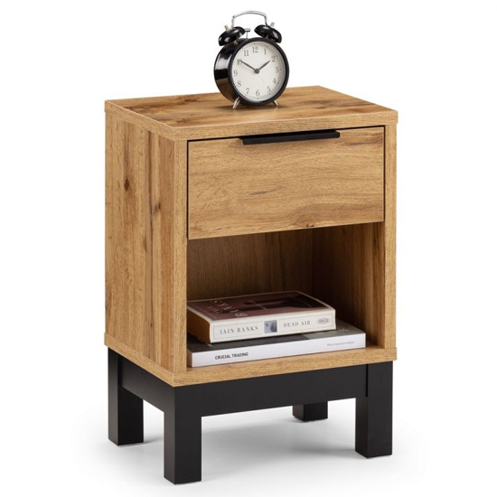 Baara Wooden Bedside Cabinet With 1 Drawer In Oak