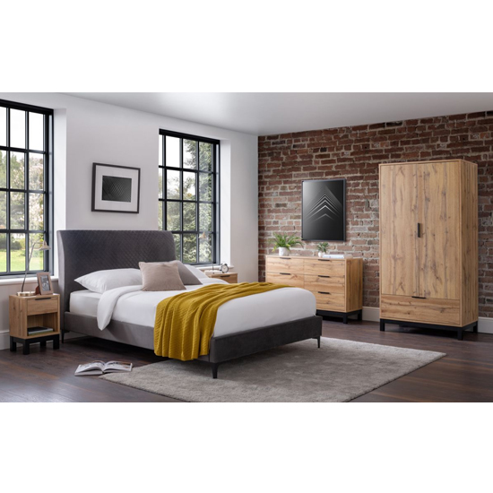 Baara Wooden Chest Of 4 Drawers In Oak