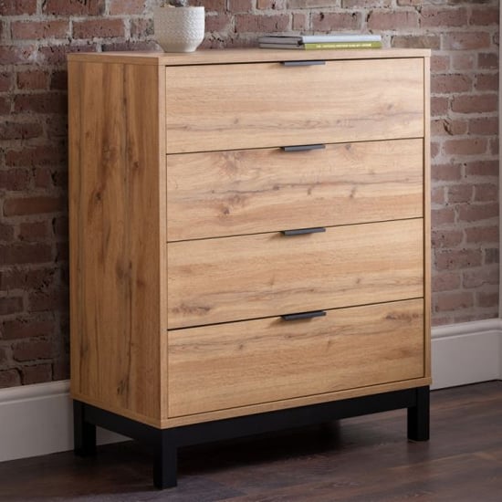 Photo of Baara wooden chest of 4 drawers in oak