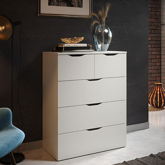 Product photograph of Beile Wooden Chest Of 5 Drawers In White from Furniture in Fashion