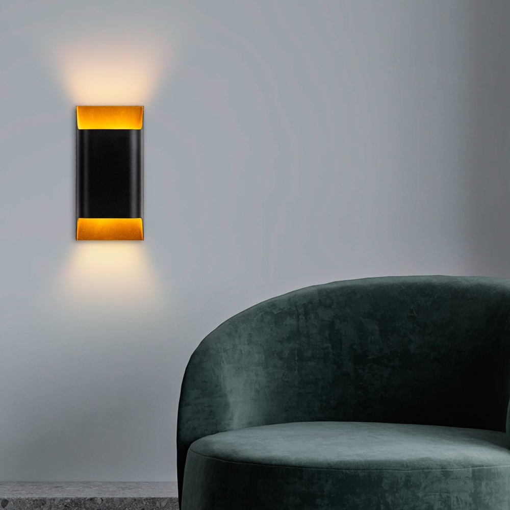 Bera Metal Wall Light in Black