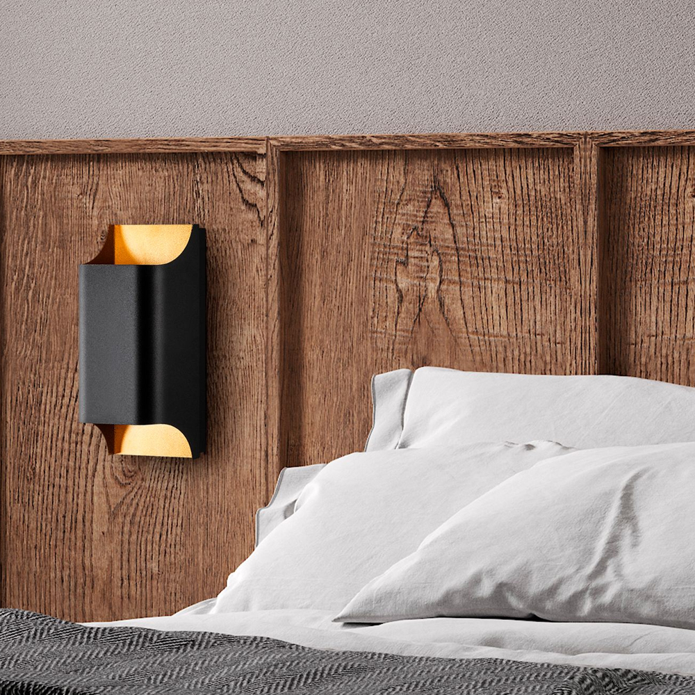 Bera Metal Wall Light in Black