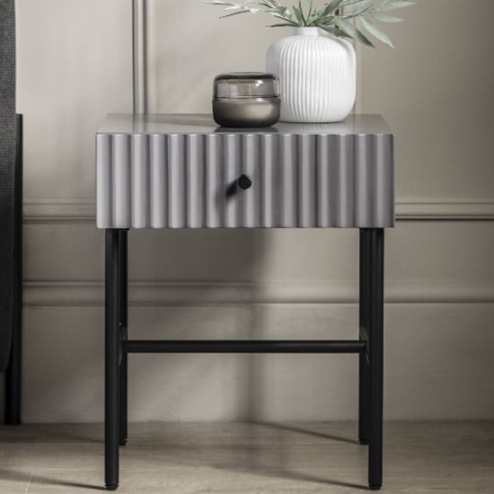 Bienne Wooden Bedside Cabinet With 1 Drawer In Grey