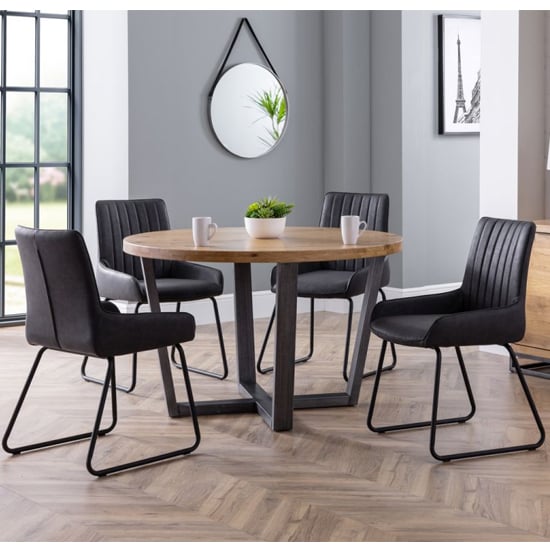 Barras Round Dining Table With 4 Sakaye Black Leather Chairs_1