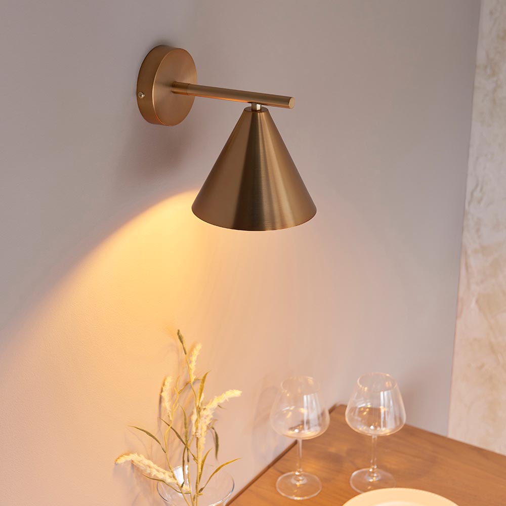 Carlisle Metal Wall Light In Antique Brass