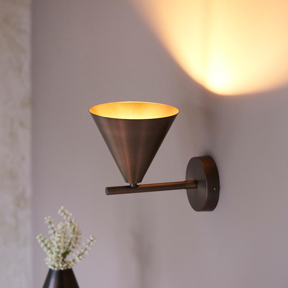 Carlisle Metal Wall Light In Antique Bronze