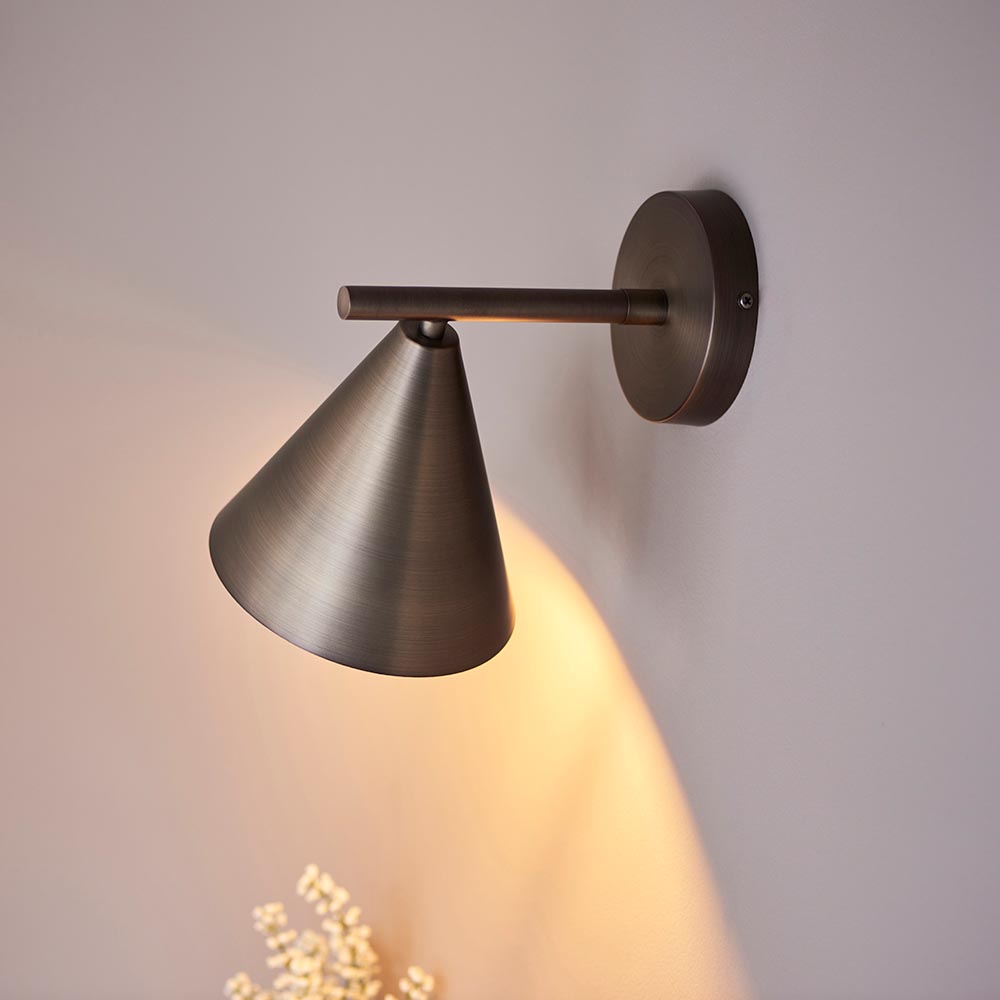 Carlisle Metal Wall Light In Antique Bronze