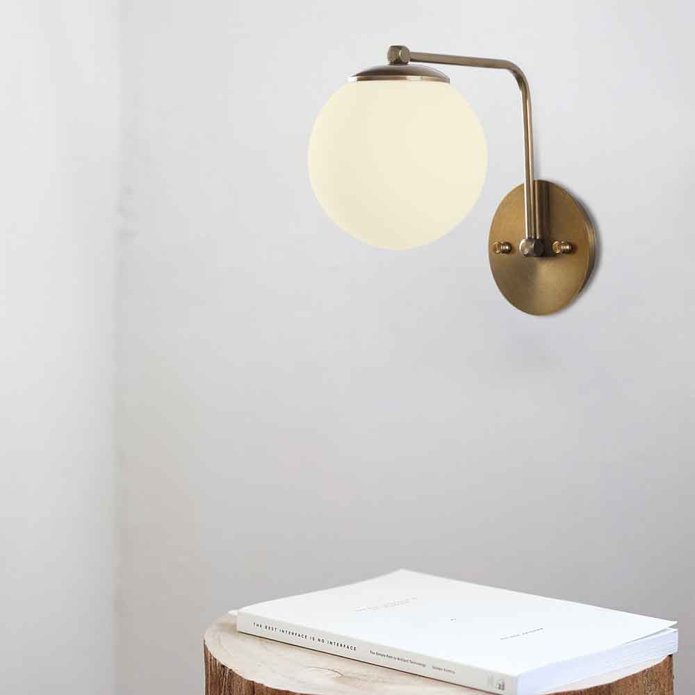 Daisy Metal Wall Lamp in Gold