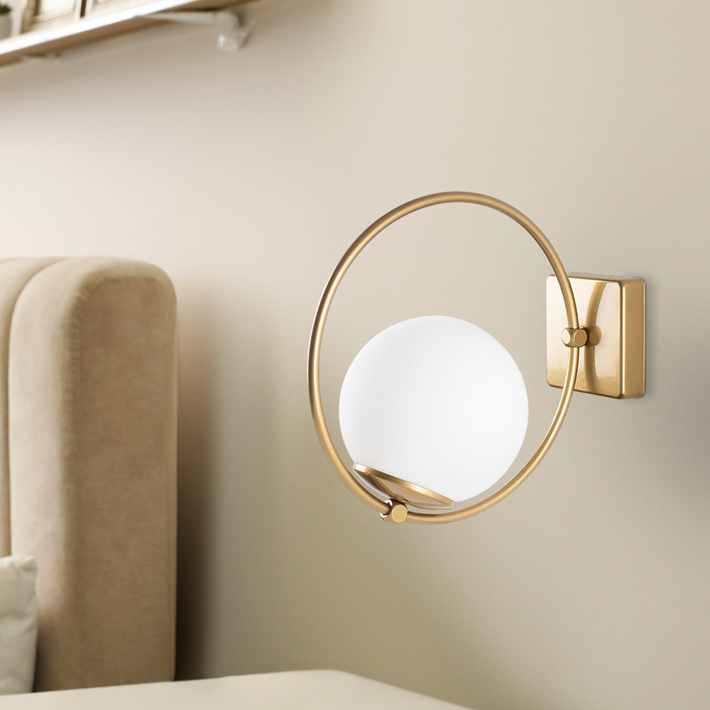 Dolunay Round Metal Wall Light in Gold