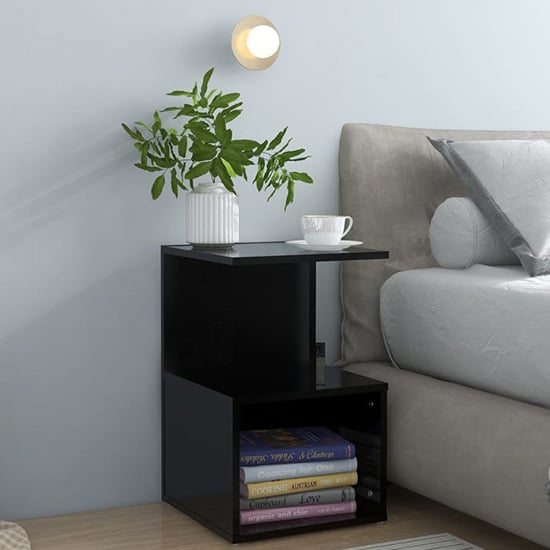 Eracio Wooden Bedside Cabinet In Black