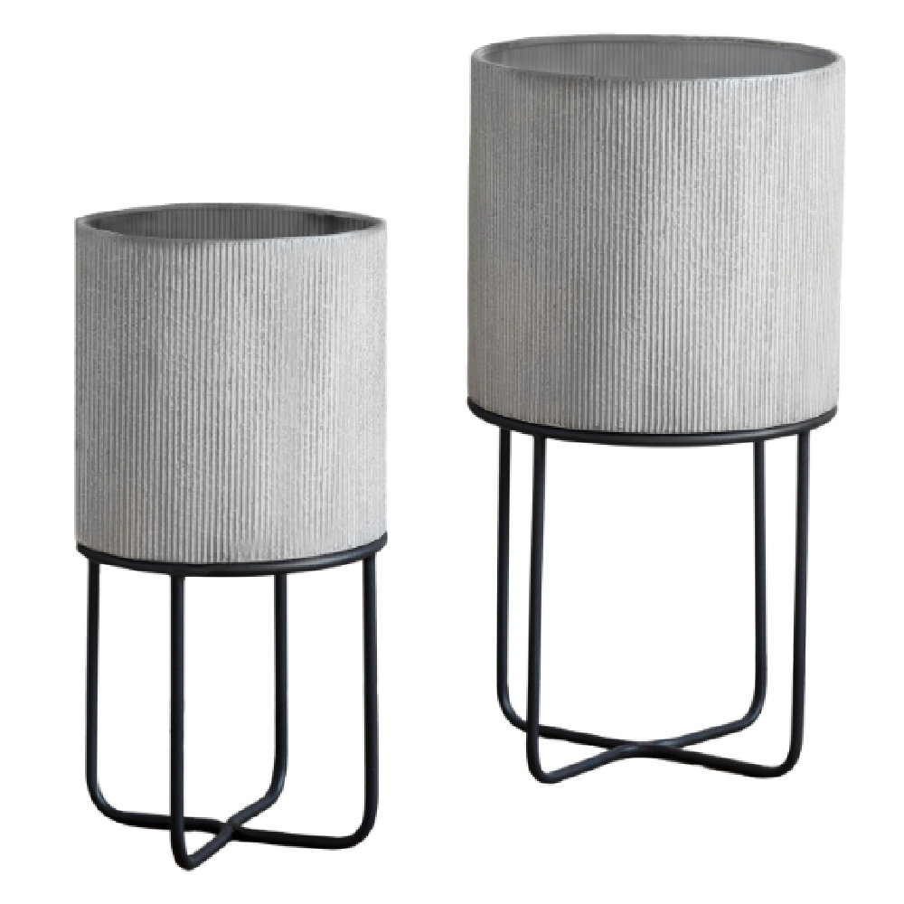 Etobicoke Metal Set Of 2 Planter In White