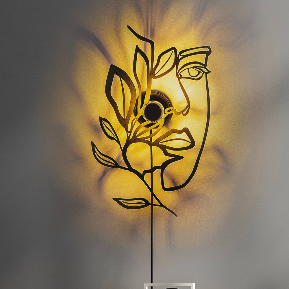 Flower Metal Wall Light in Black