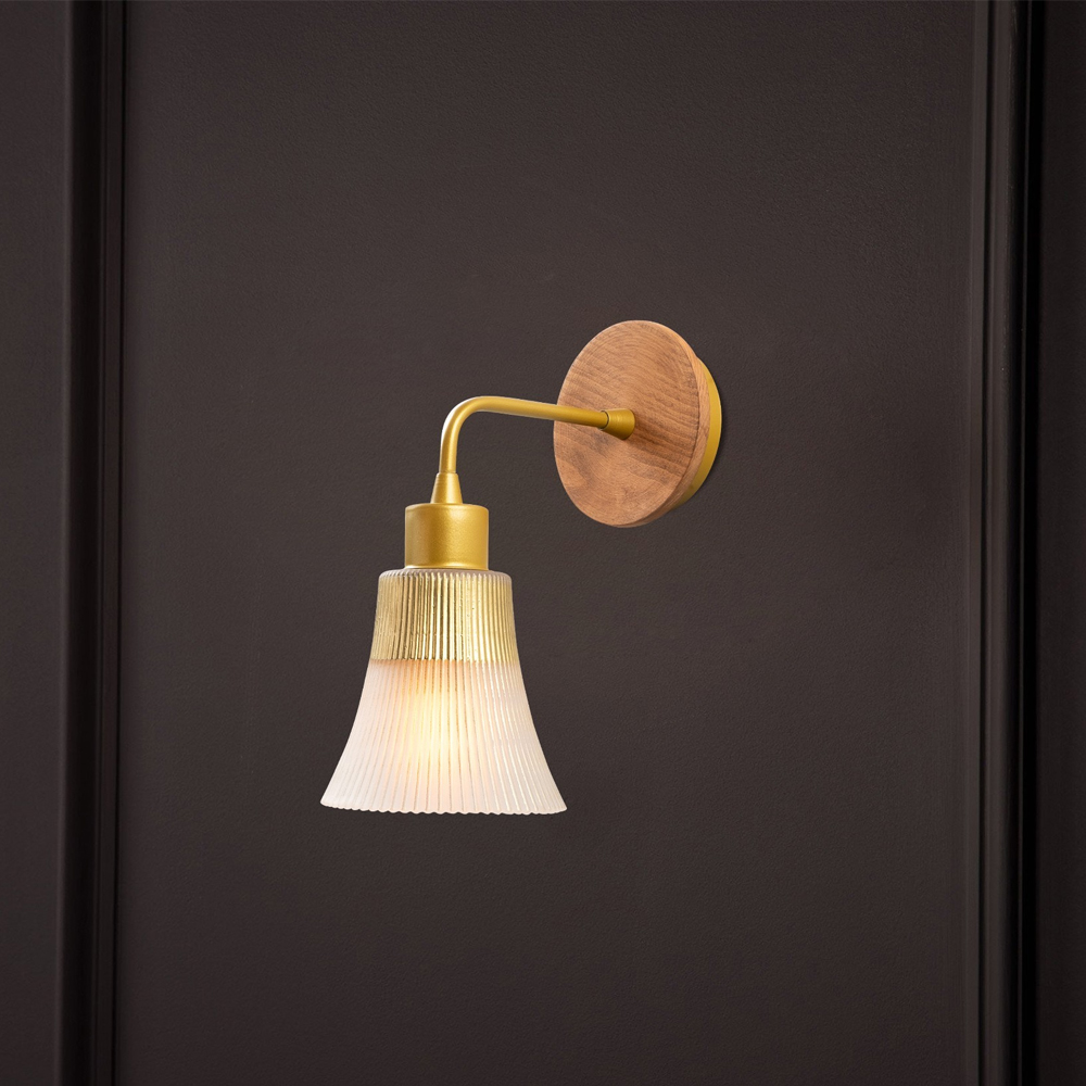 Foca Metal Wall Light in Gold