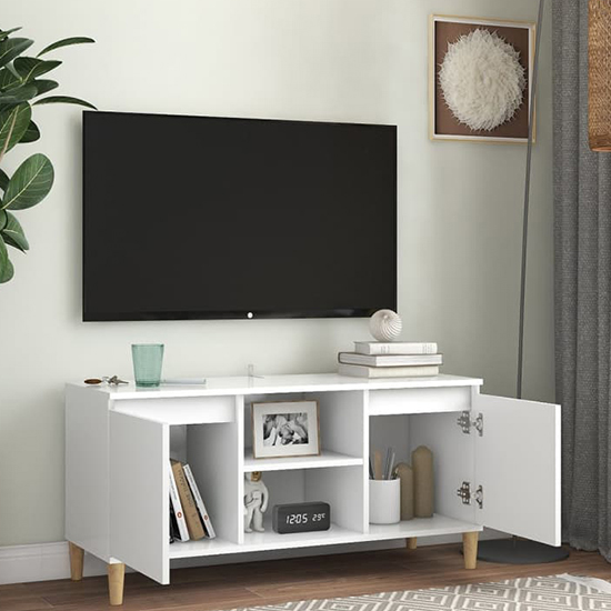 Gafna Wooden TV Stand In White With Solid Wood Legs