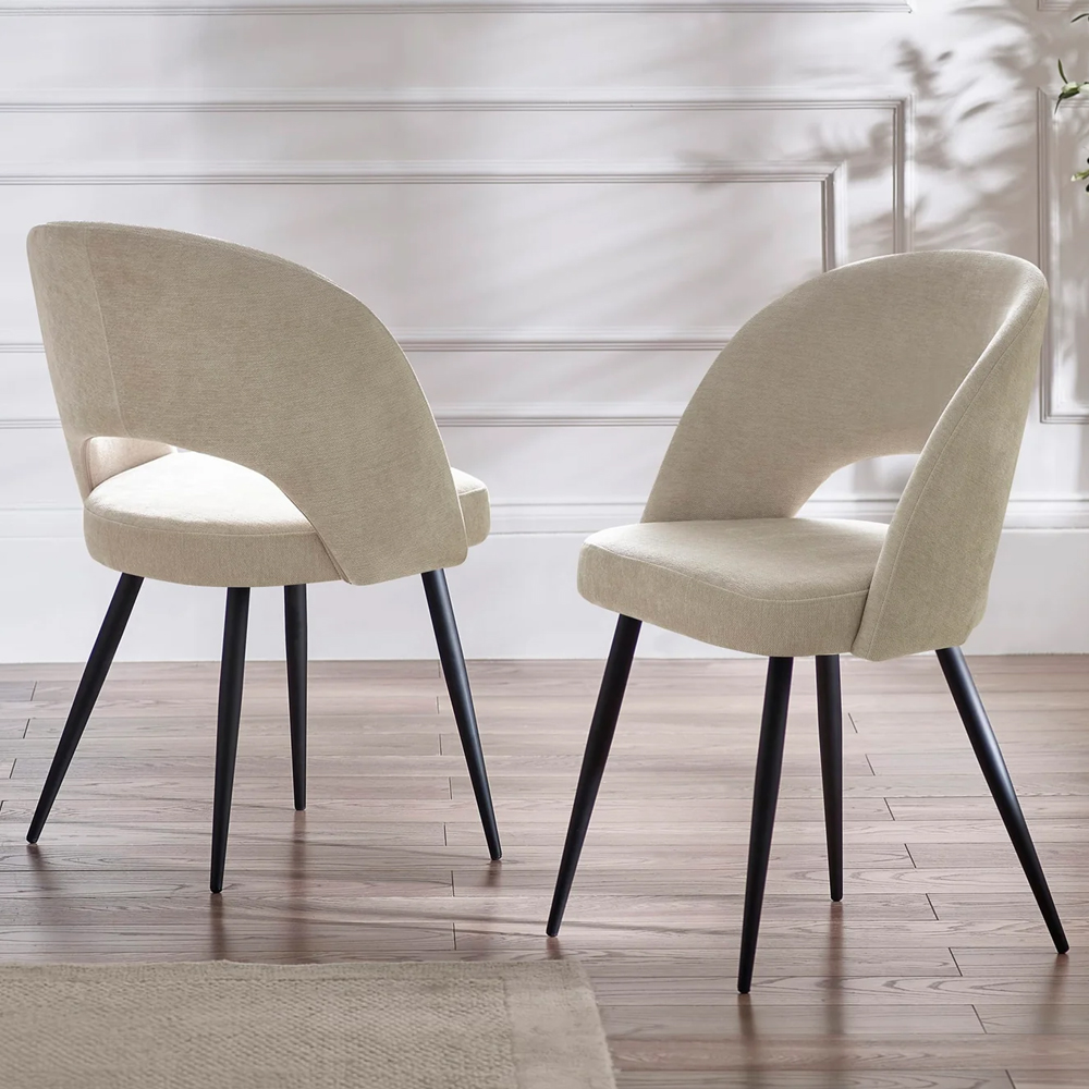 Halifax Oak Wooden Dining Table With 4 Erie Beige Chairs