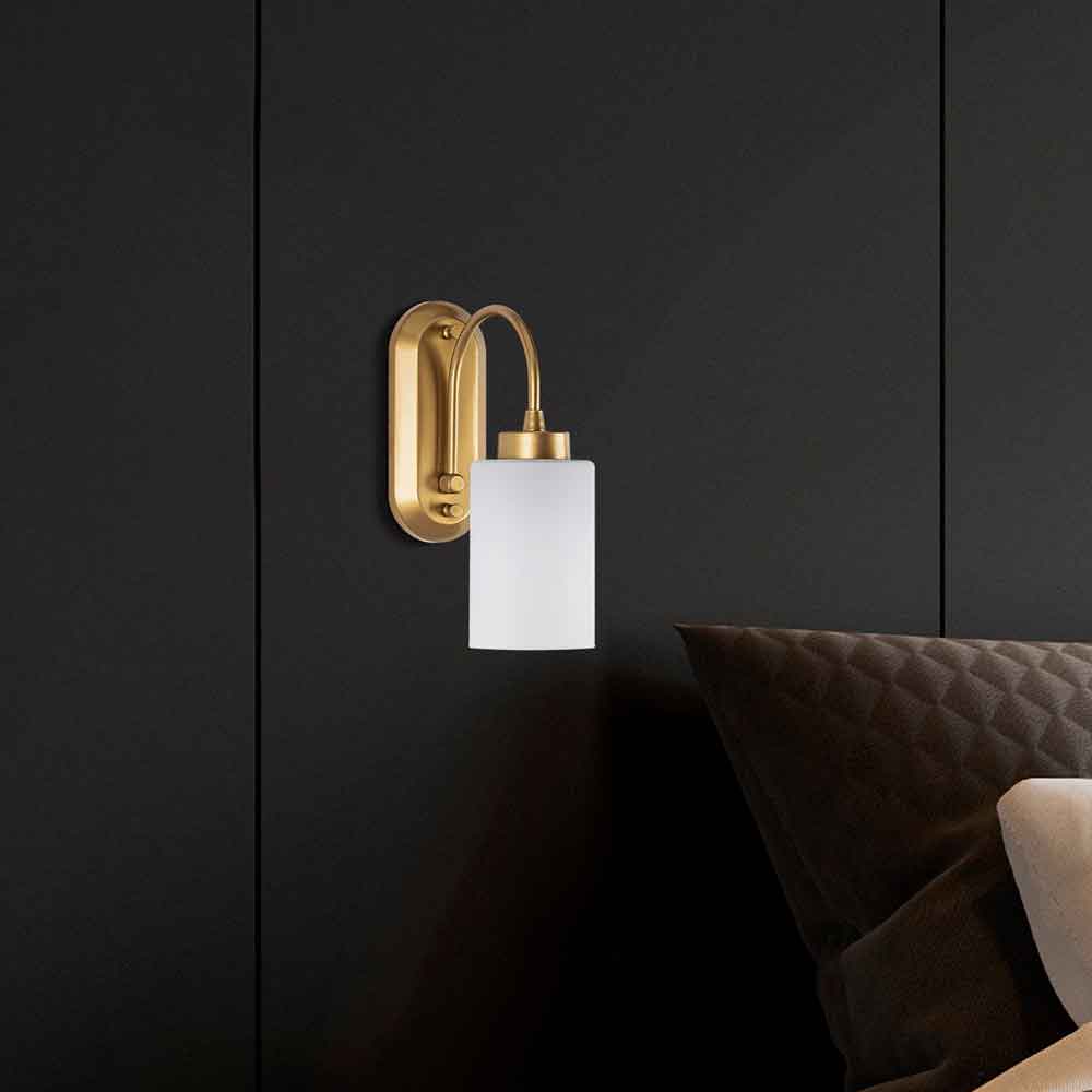 Hemikilo Metal Wall Lamp in Gold