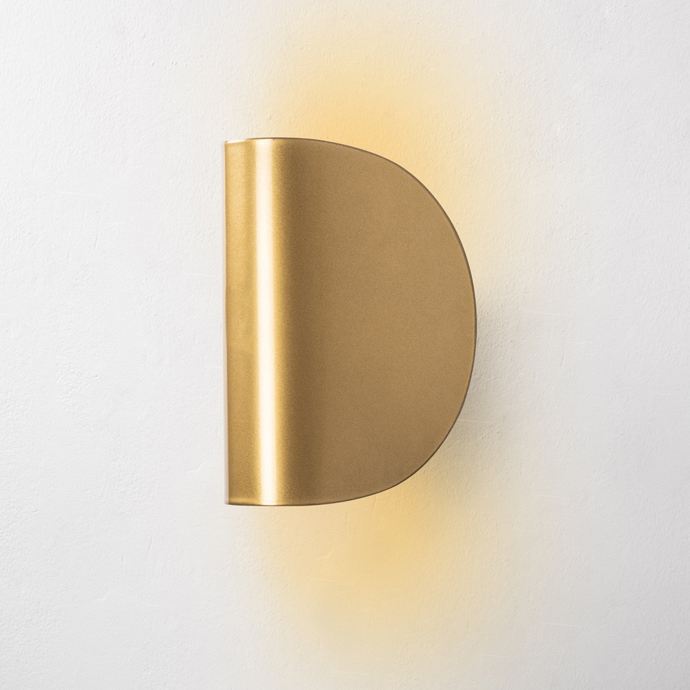 Heybe Metal Wall Light in Gold