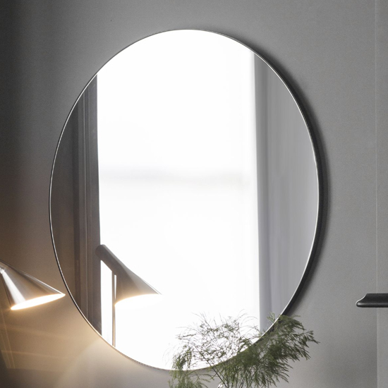 Product photograph of Hobart Round Portrait Bevelled Mirror In Black from Furniture in Fashion
