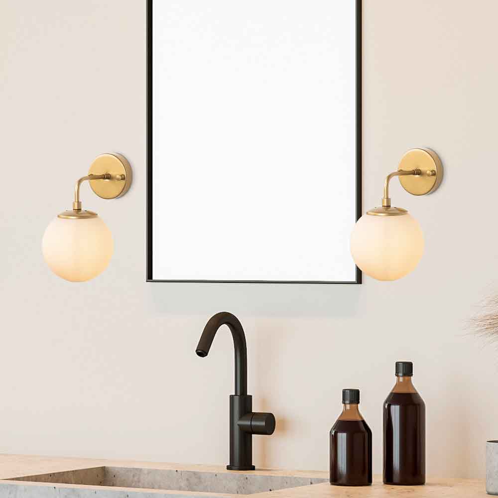 Horn Metal Wall Lamp in Gold and White
