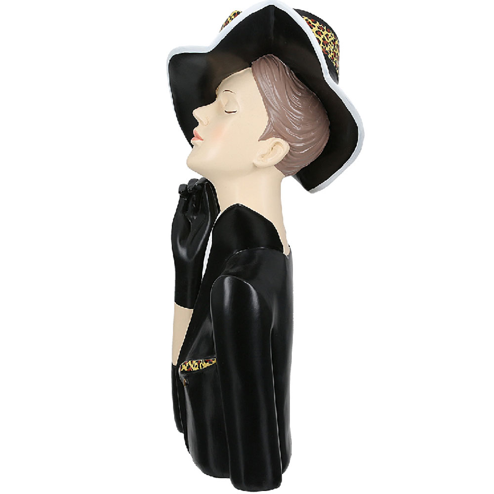 Jisora Synthetic resin woman Sculpture in Black and White