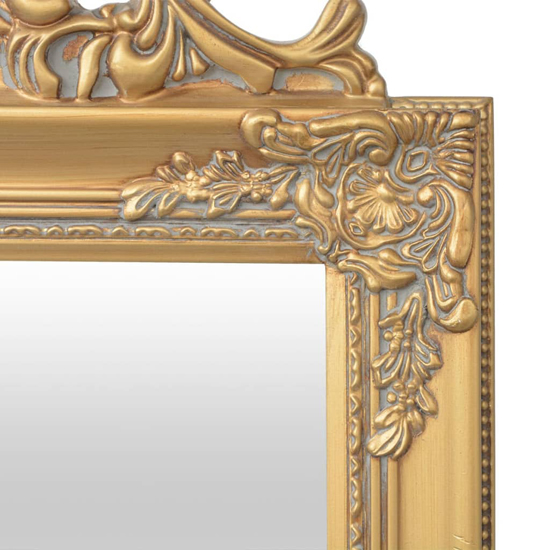 Kellan Free-Standing Baroque Style Mirror In Gold
