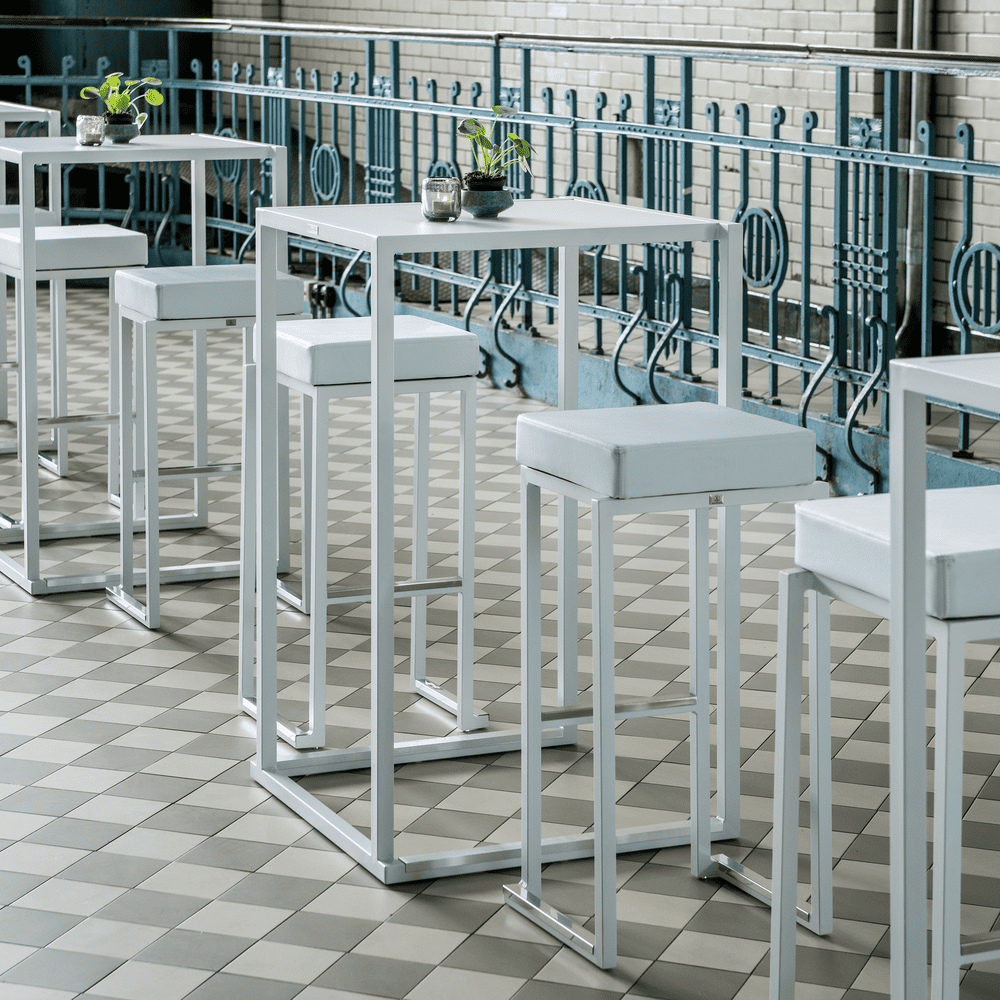 Kelowna Steel Outdoor Standing Table In White