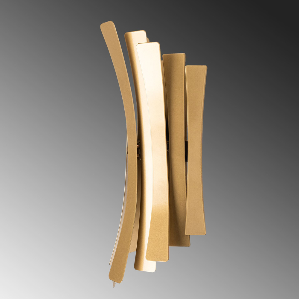 Linea Metal Wall Light in Gold