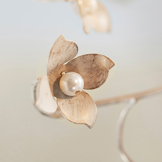 Lullaby 5 Lights Clear And Pearl Acrylic Pendant Light In Cream