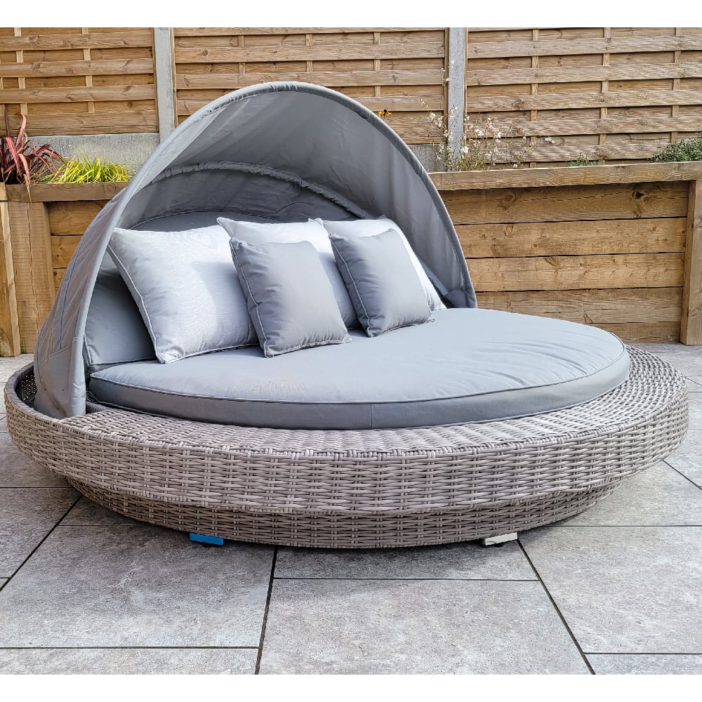 Maona Rattan Garden Round Day Bed In Grey