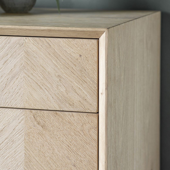 Manistee Wooden Chest Of 6 Drawers In Oak