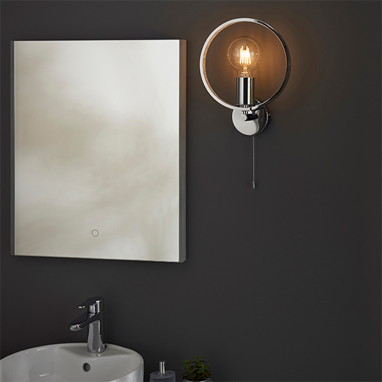 Merola Bathroom Wall Light In Chrome_3