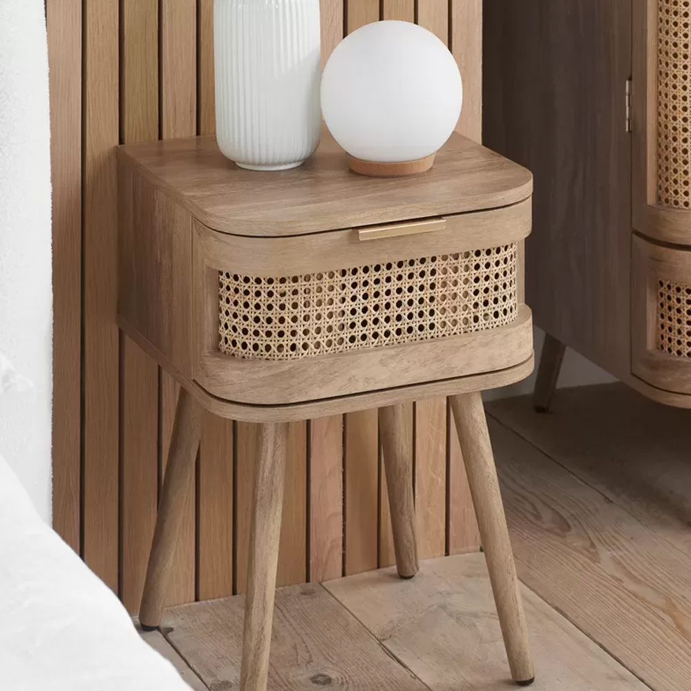 Nixa Wooden Bedside Cabinet With 1 Drawer In Oak
