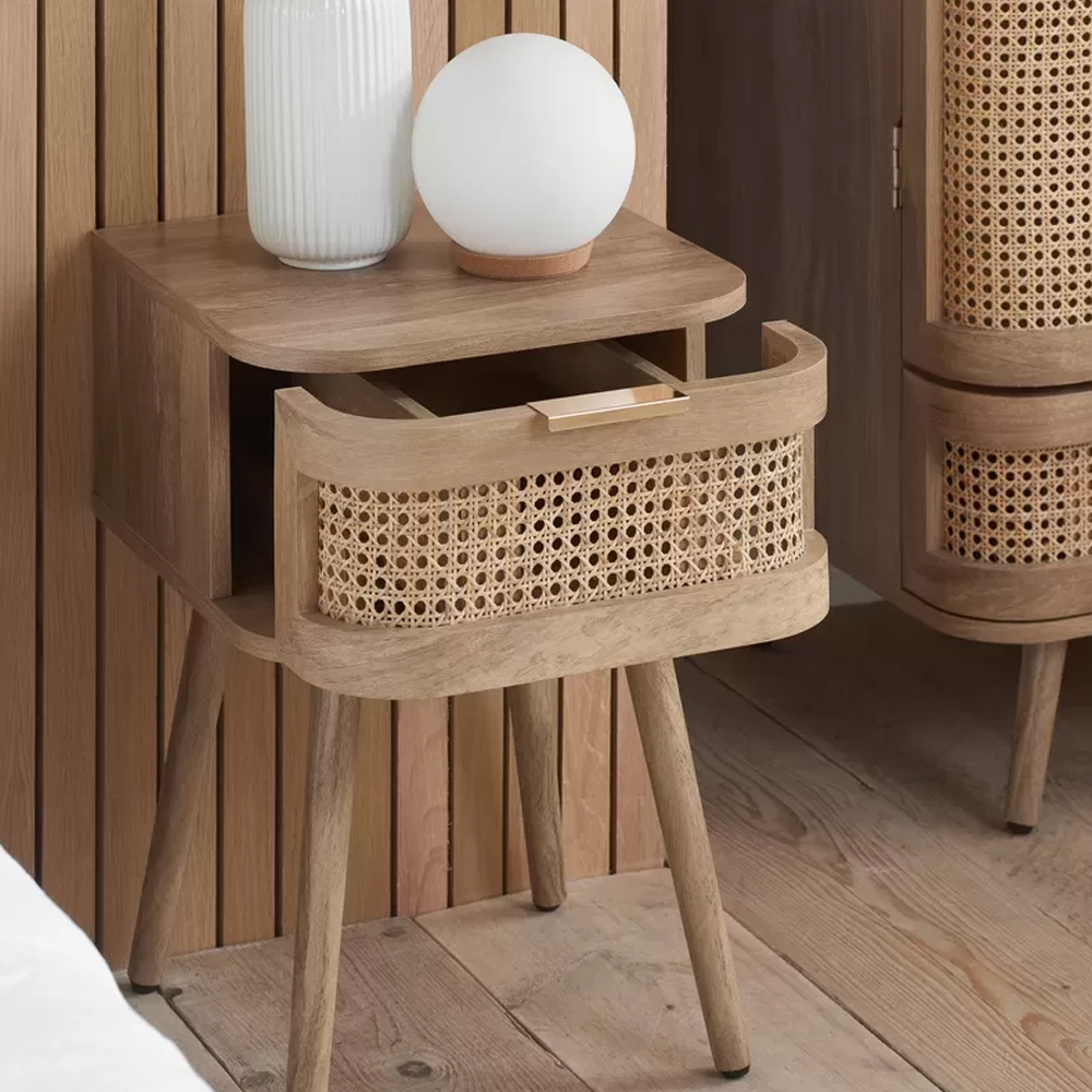 Nixa Wooden Bedside Cabinet With 1 Drawer In Oak