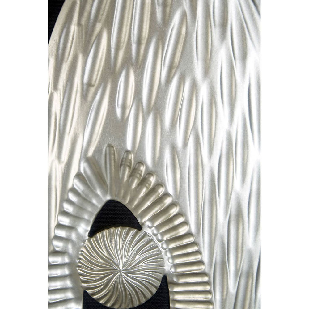 Noxen Wooden Oval Carving Wall Art in Black and Silver