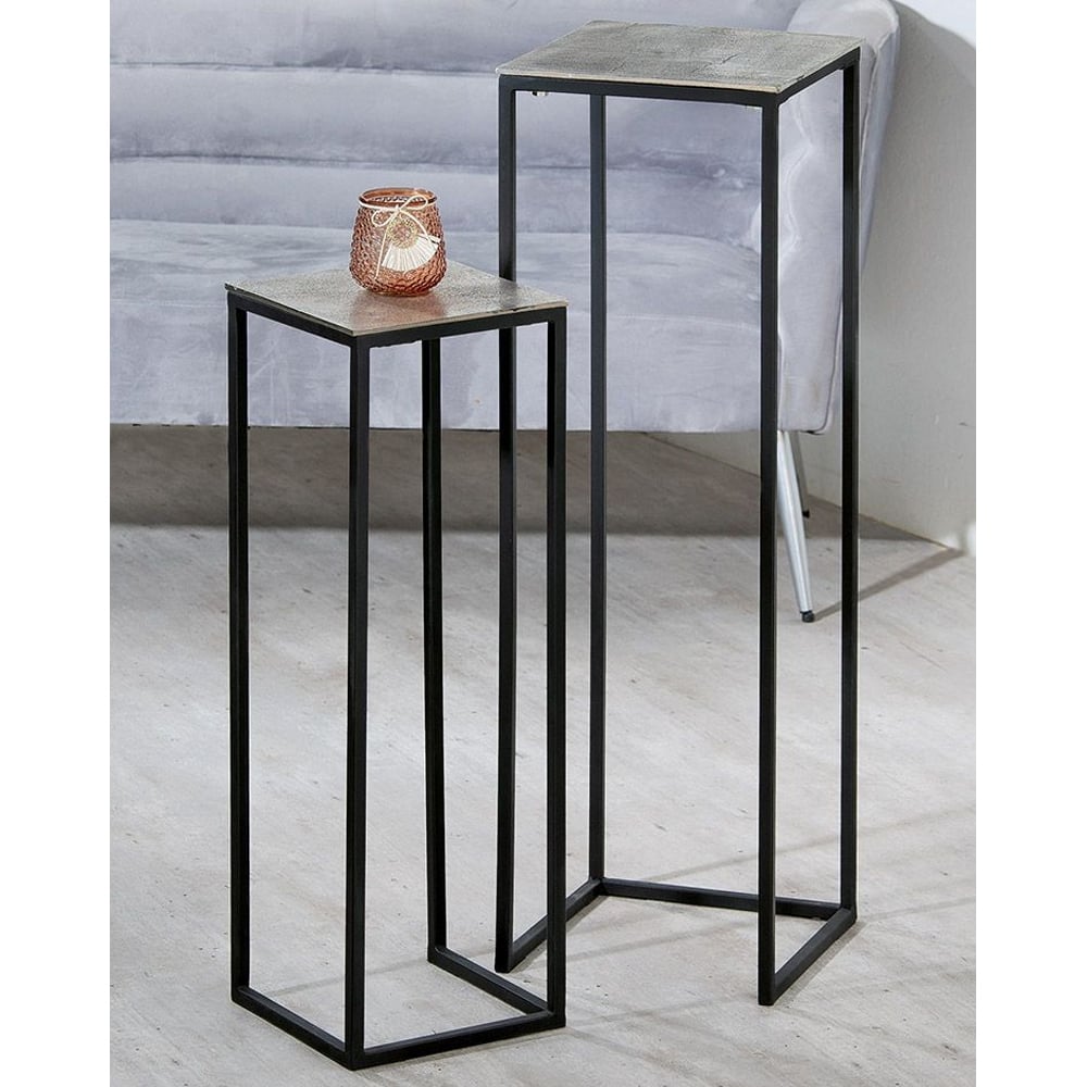 Quadro Metal Set Of 2 Decorative Pillar In Silver And Black