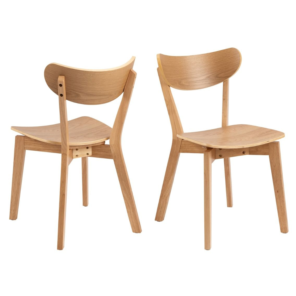 Riga Wooden Round Dining Table With 4 Chairs In Oak