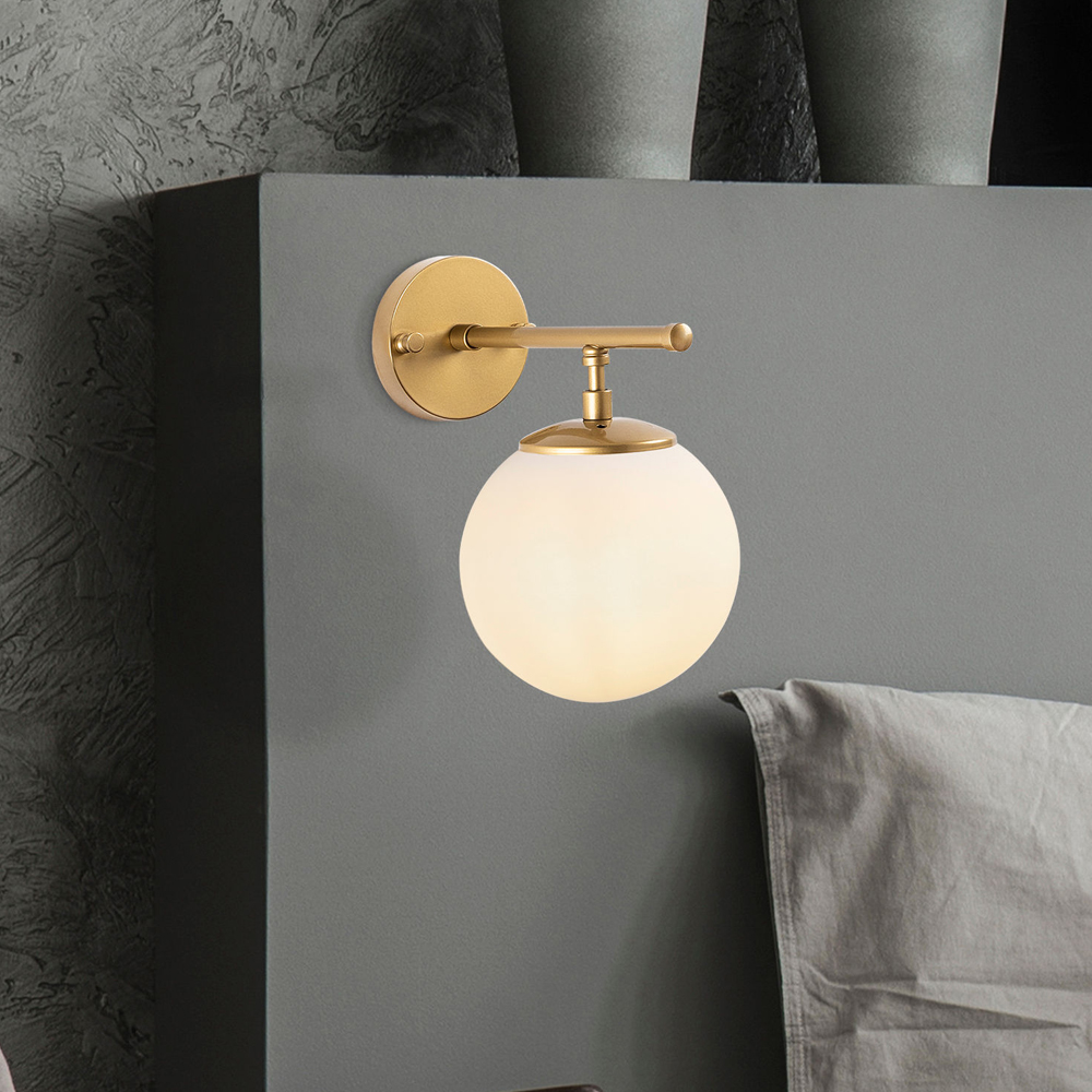 Roe Metal Wall Light in Gold and White