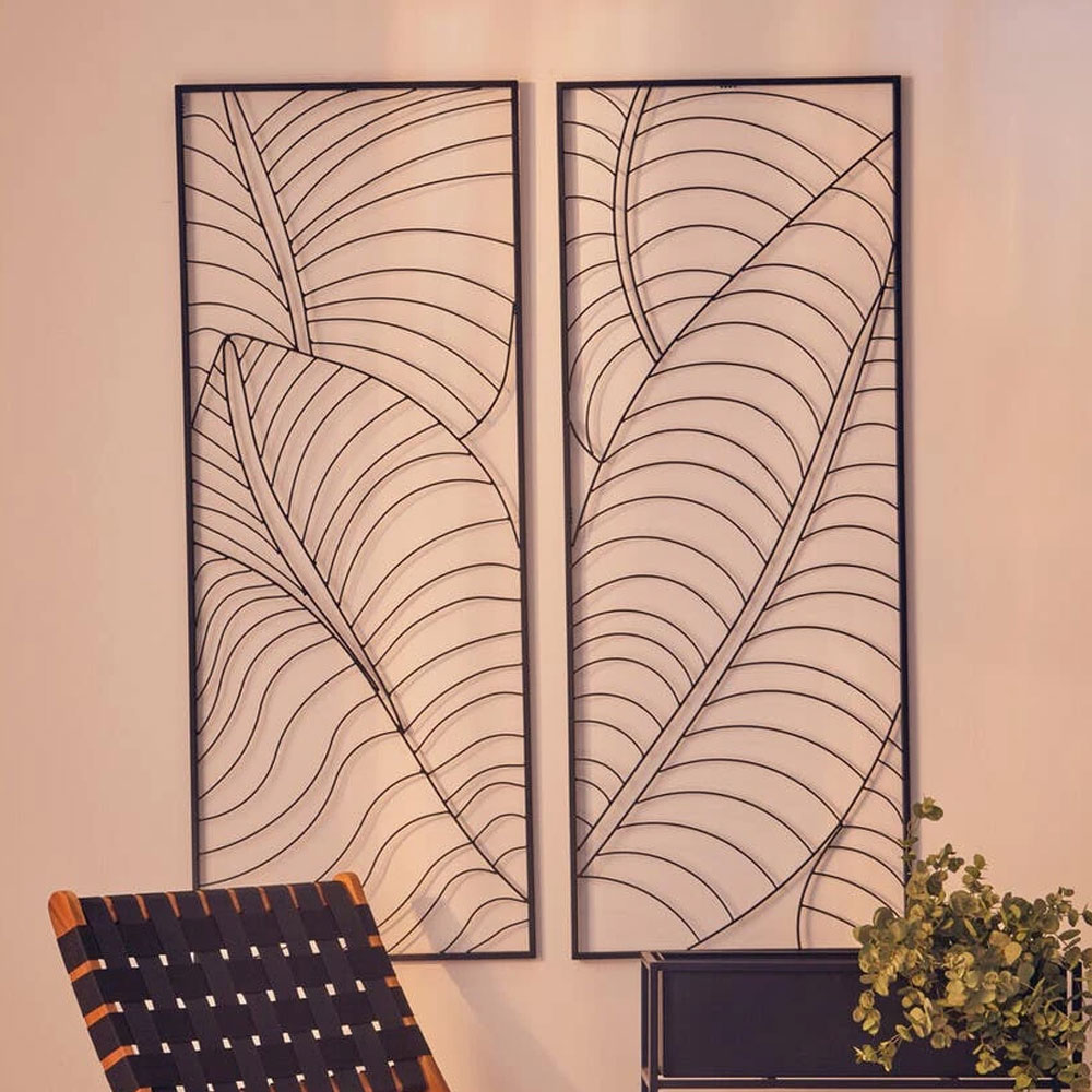 Ruchbah Metal Frame Leaf Design Wall Art in Black
