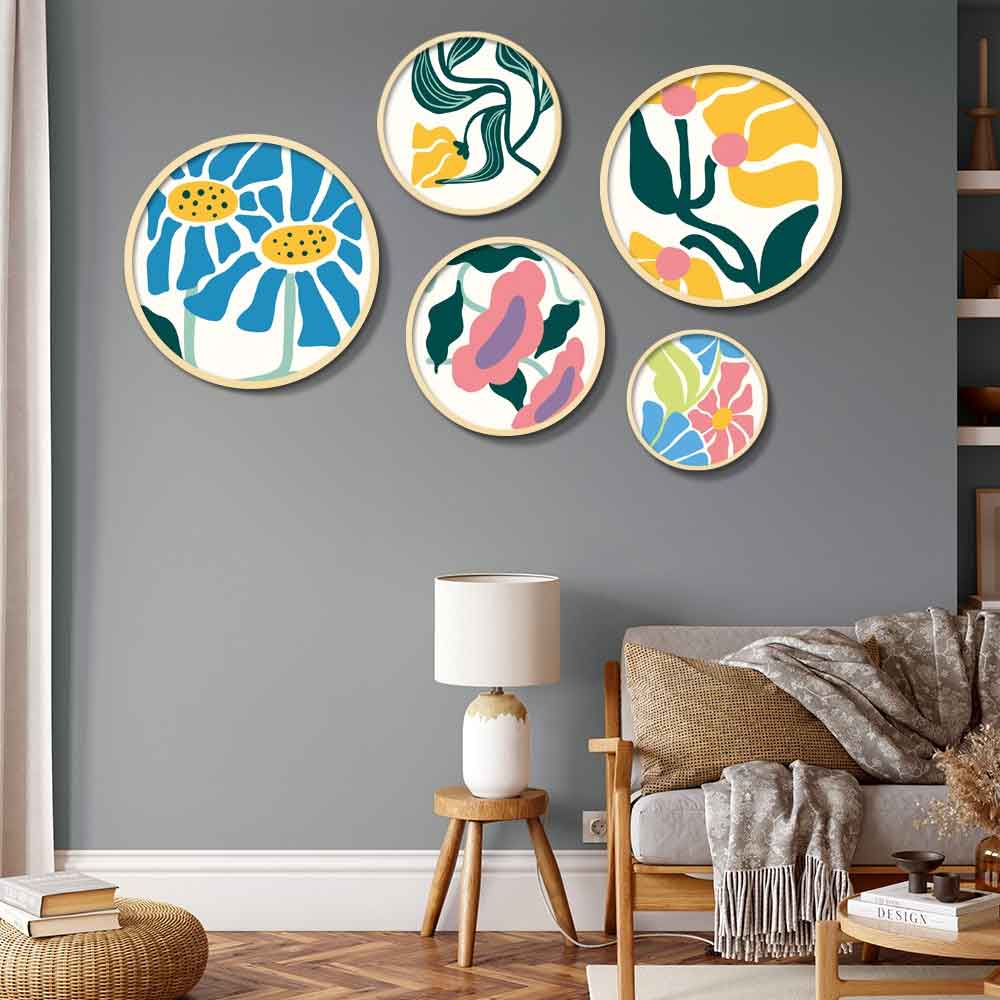 Stillform Wooden Rounds Retro Bloom Art of Frame Set of 5 in Multicolour