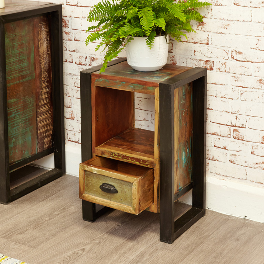 Utica Wooden Bedside Cabinet With 1 Drawer In Satin Lacquer