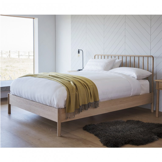 Wycombe Spindle Double Bed In Oak