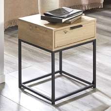 Kodiak Medium Wooden Bedside Cabinet With 1 Drawer In Oak - UK