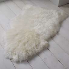 Ladson Sheepskin Rug In Natural - UK