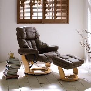 Calgary Relaxing Chair In Brown Leather And Oak With Foot Stool