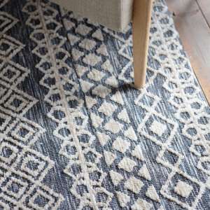 Peekskill Medium Polyester Fabric Rug In Natural And Teal